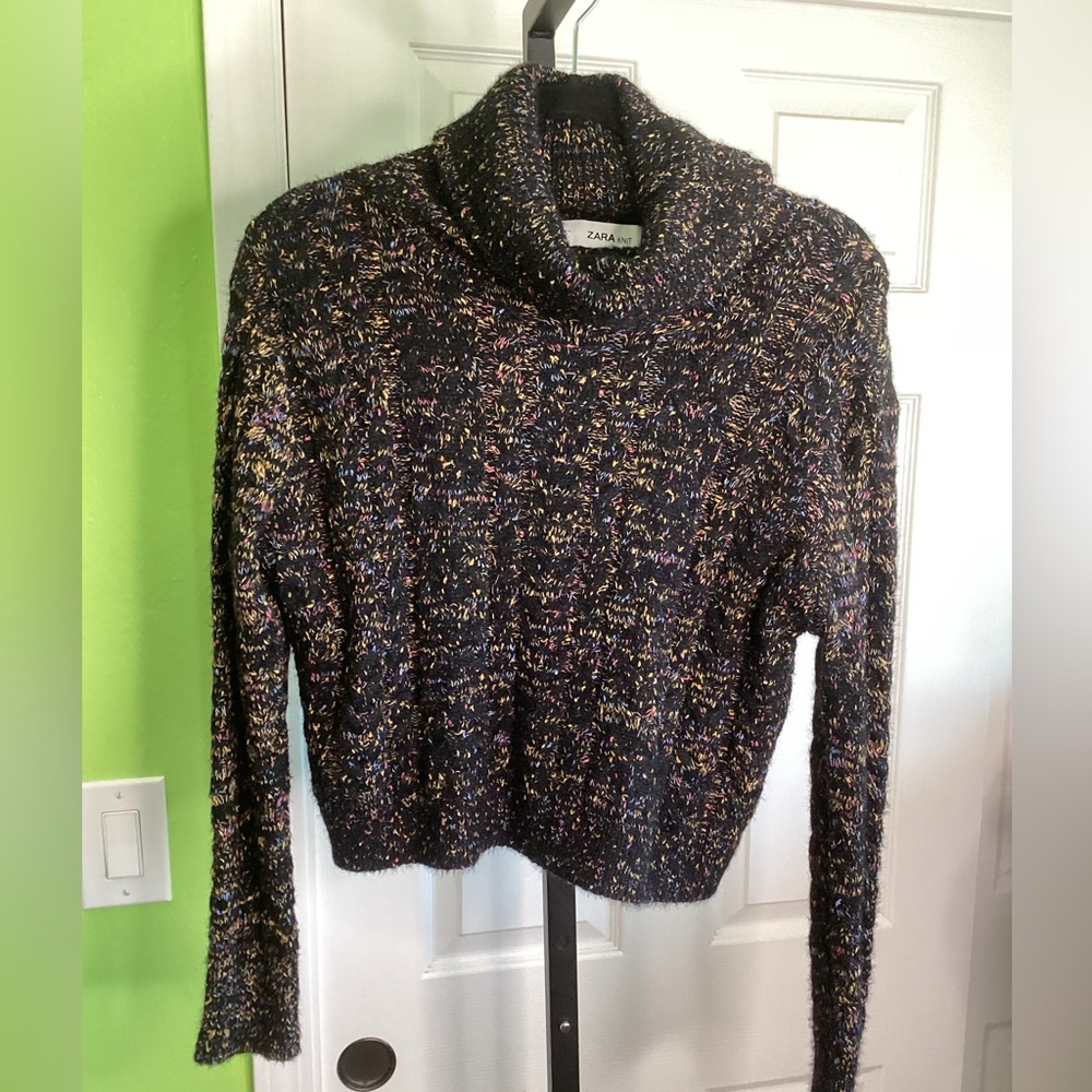 Zara Cropped Black Speckled Turtleneck Sweater, size Medium